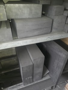 Tấm Graphite & điện cực Graphite – Chìa khóa cho sản xuất hiện đại