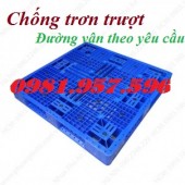 Tấm lót sàn, pallet nâng hàng, pallet nhựa giá tốt