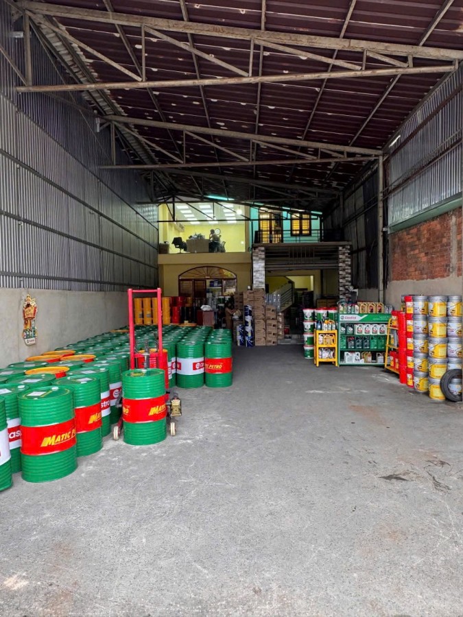 Mua bán nhớt thủy lực, nhớt 10 giá rẻ tại Quận 2- Tổng kho dầu nhớt công nghiệp ở HCM