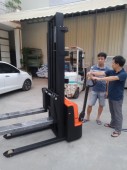 Phân phối xe nâng điện đứng lái 1.5 tấn 3m giá cạnh tranh