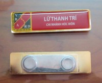 Cơ sở làm huy hiệu, bảng tên nhân viên, bảng tên mica, bảng tên ăn mòn