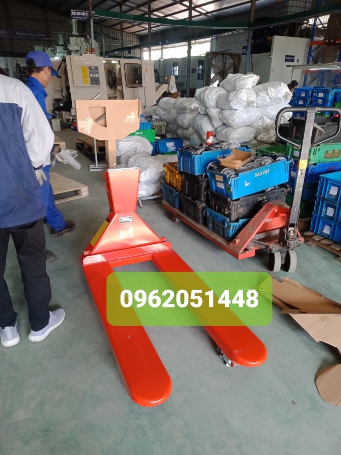 Xe nâng tay gắn cân 2500kg giá rẻ nhất-image-5